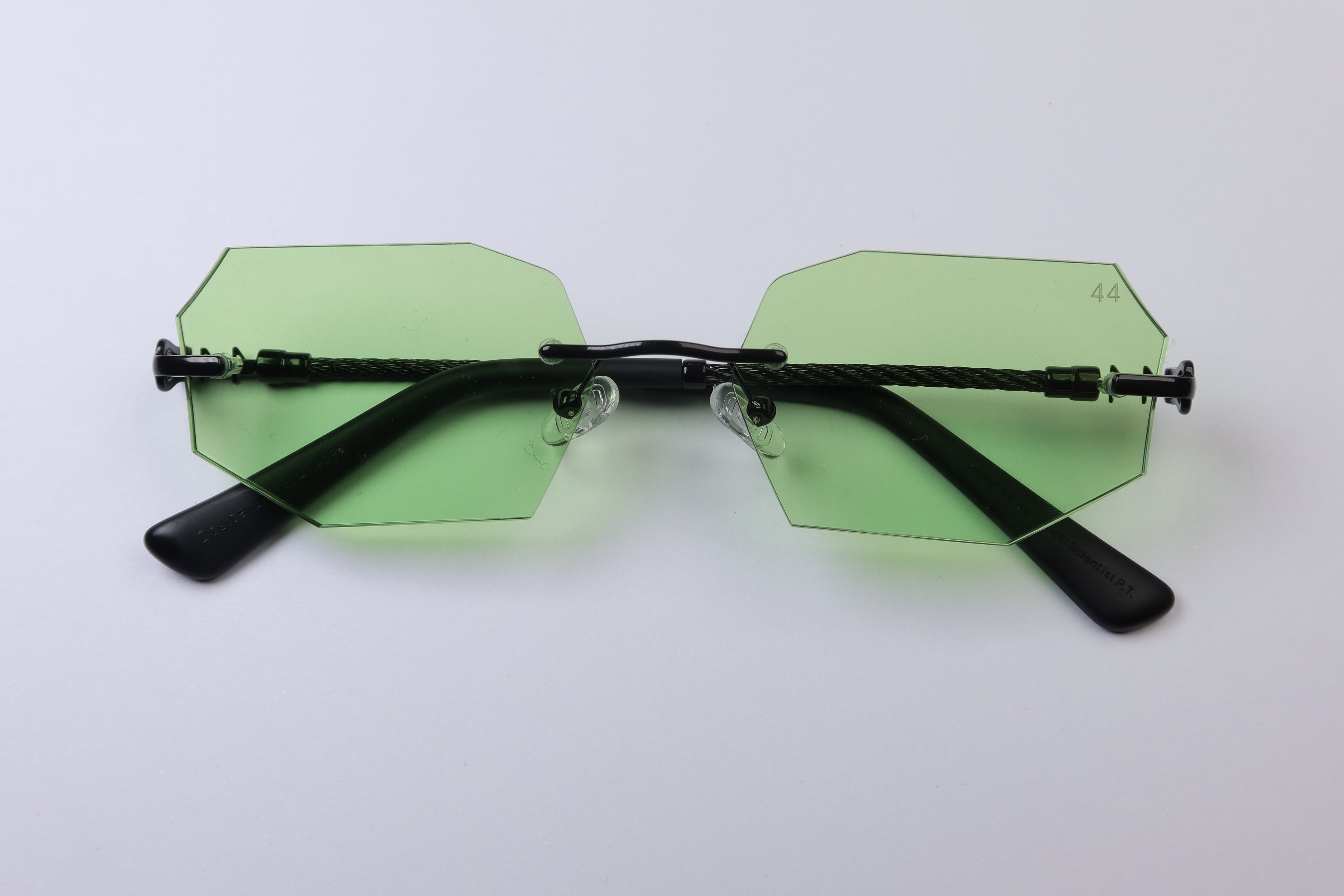 44 Strateg - Dirty Money