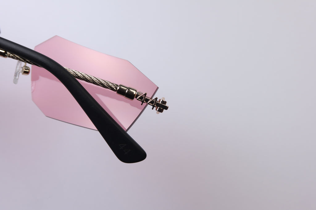 44 Demona - Light Lila