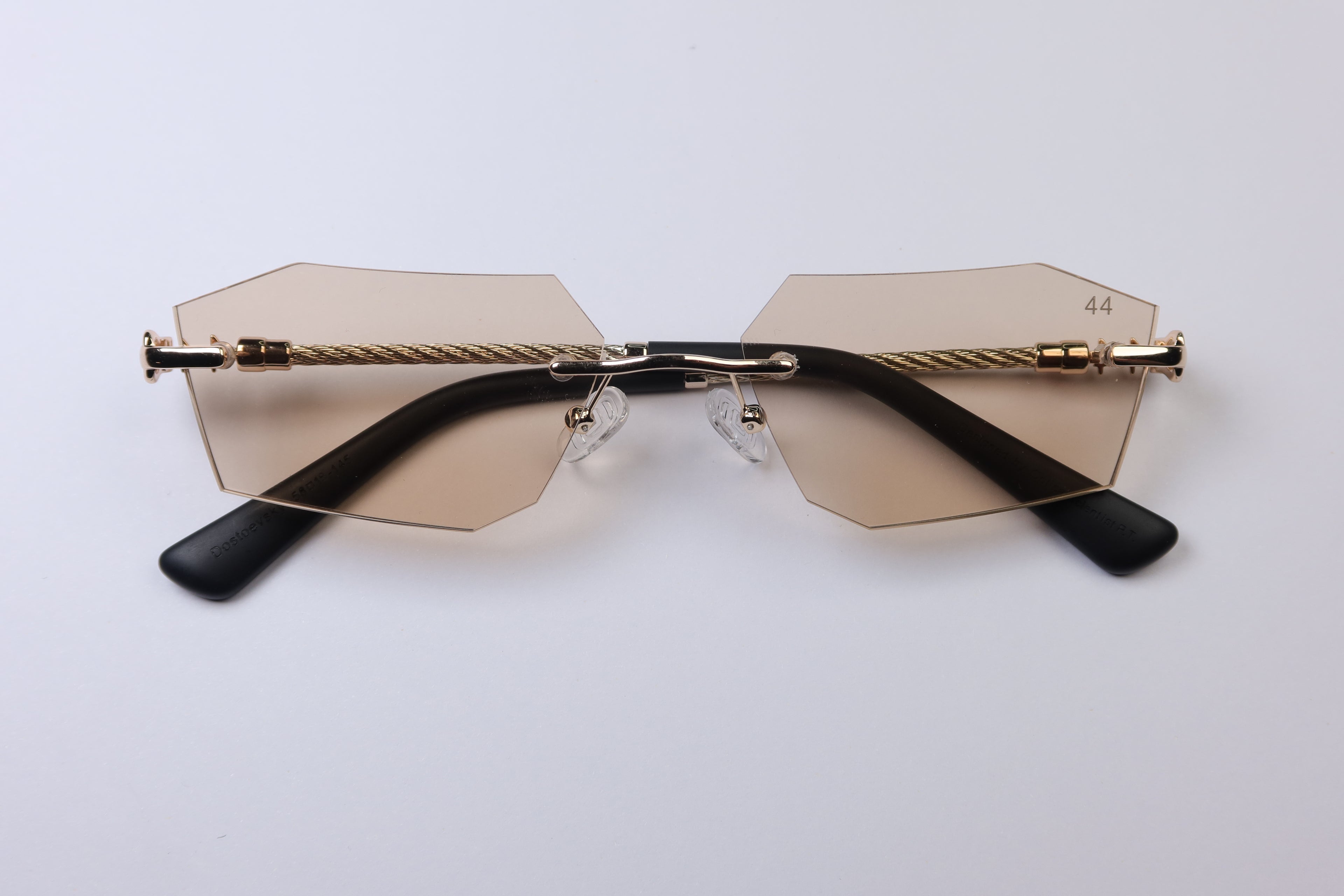 44 Demona - Champagne