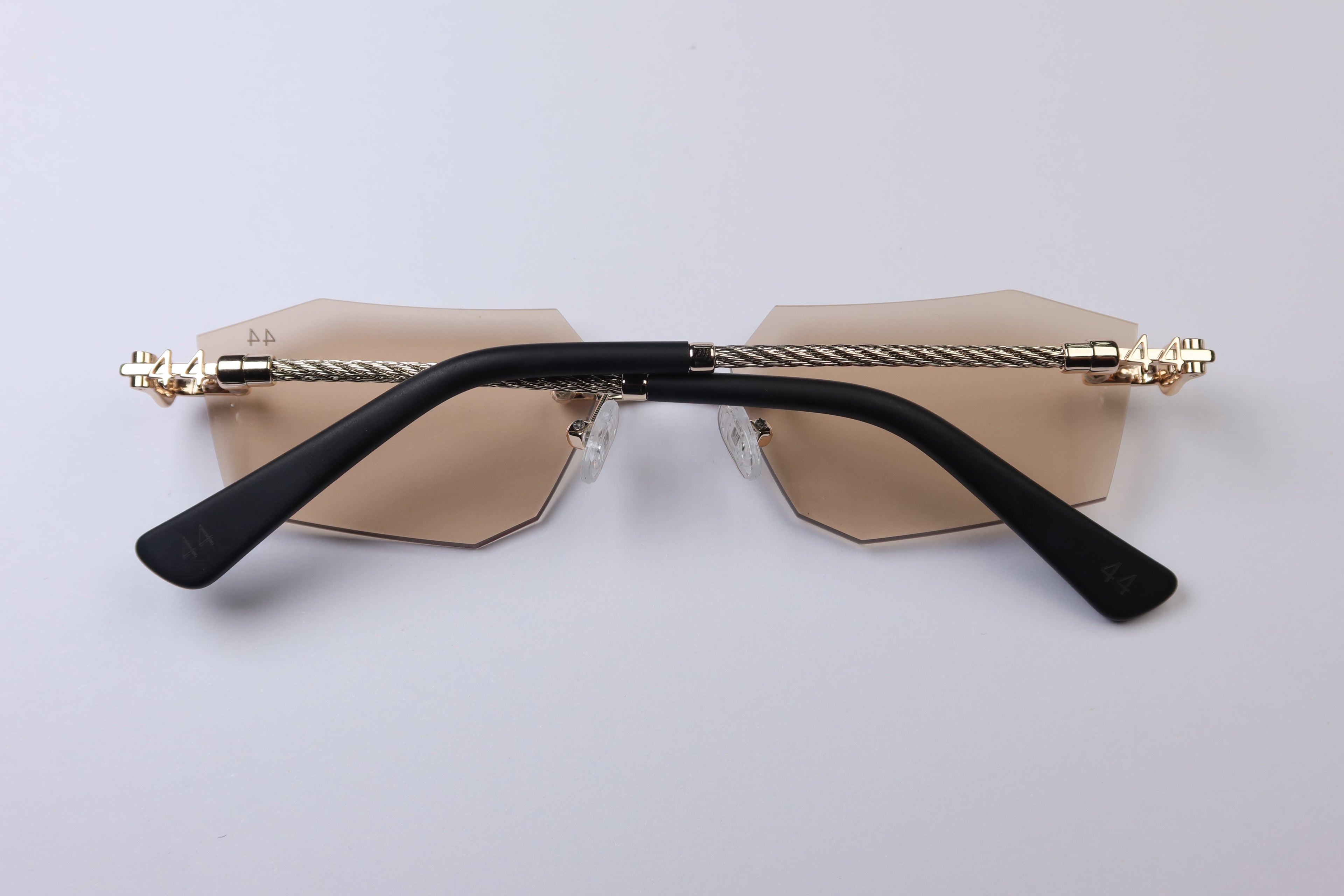 44 Demona - Champagne