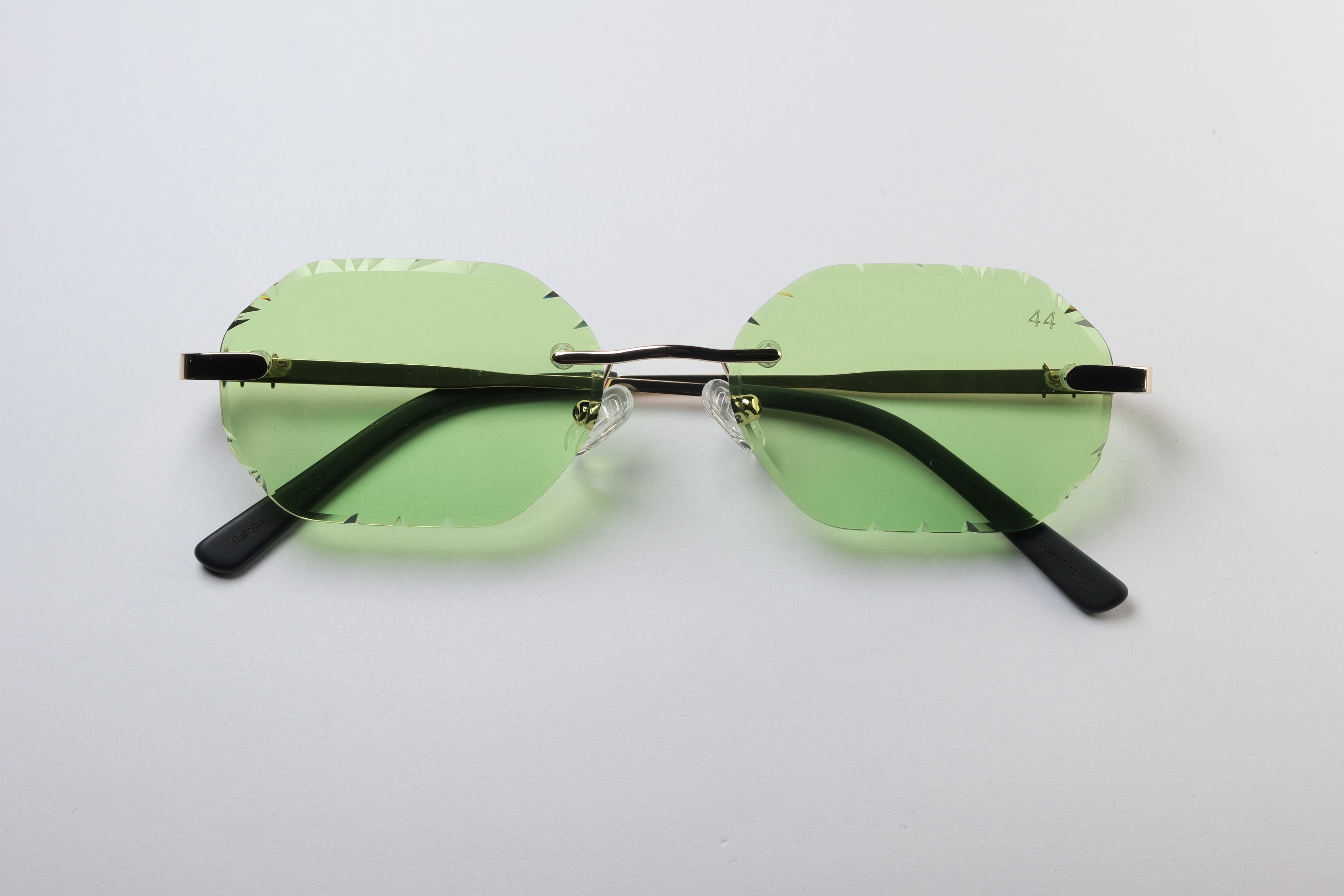 44 Cazino Dirty Money