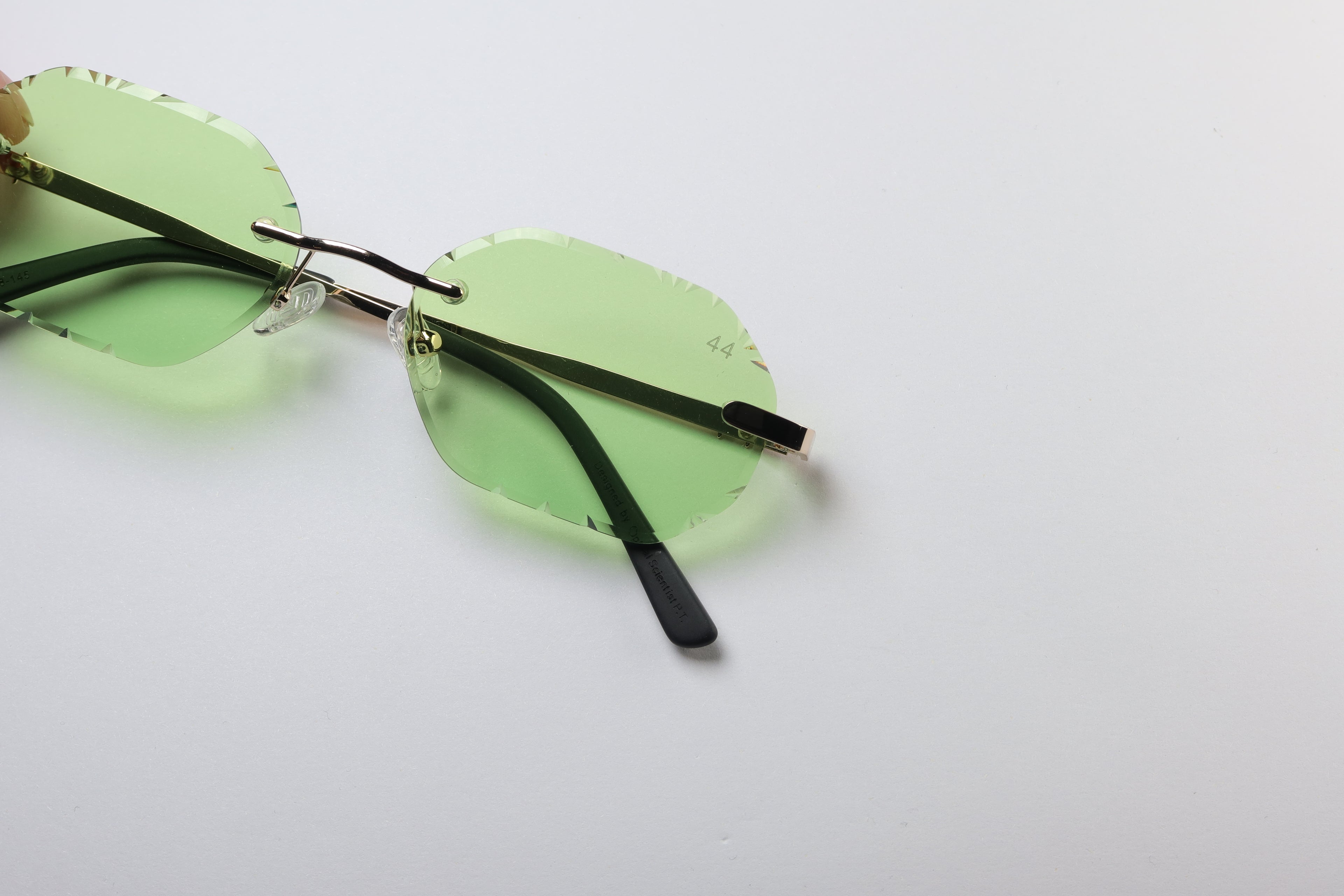 44 Cazino Dirty Money