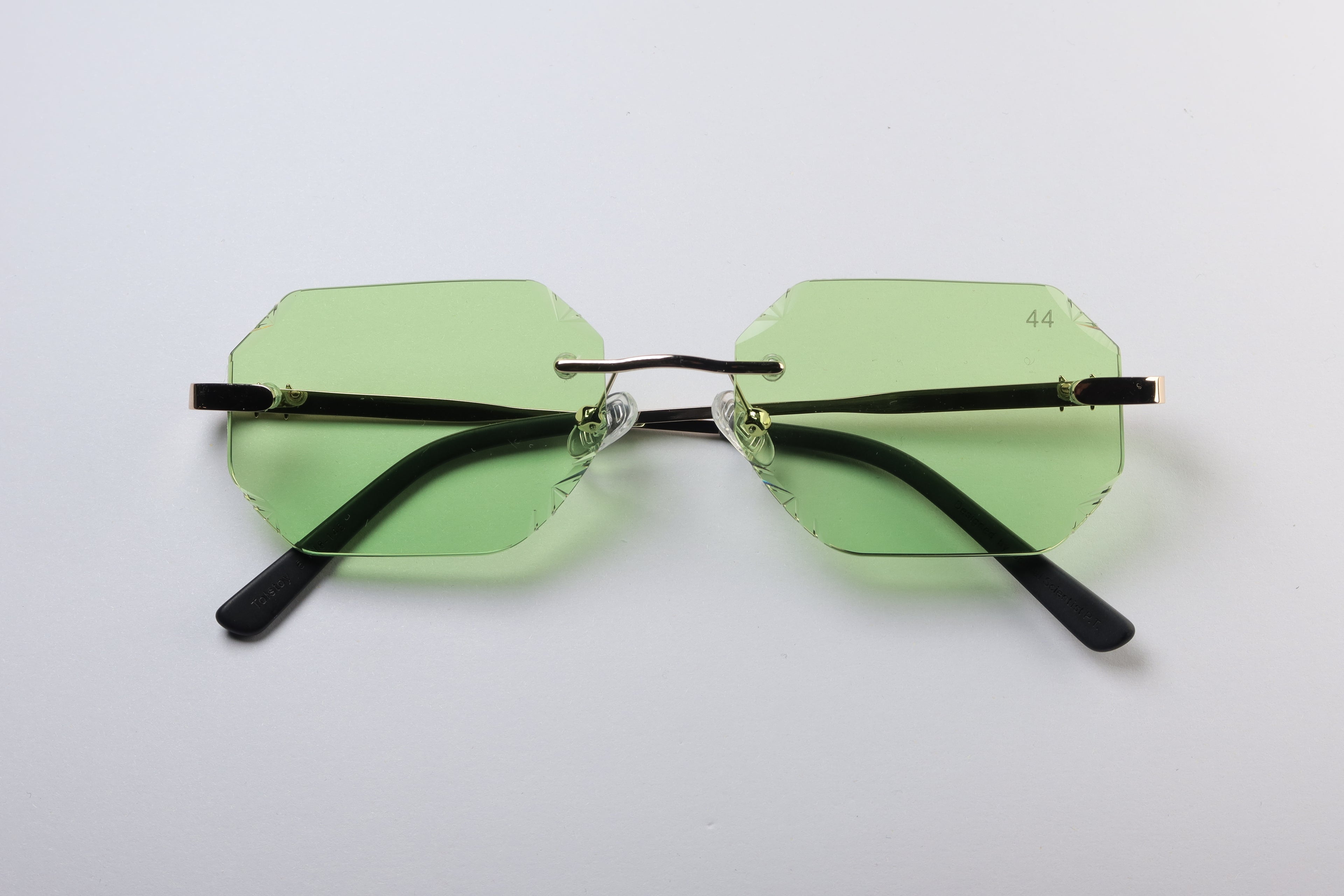 44 Triliona Dirty Money