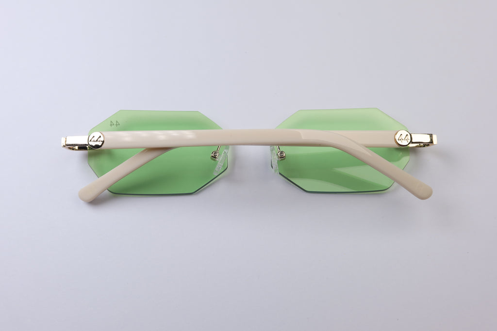 44 Diamanta - Dirty Money