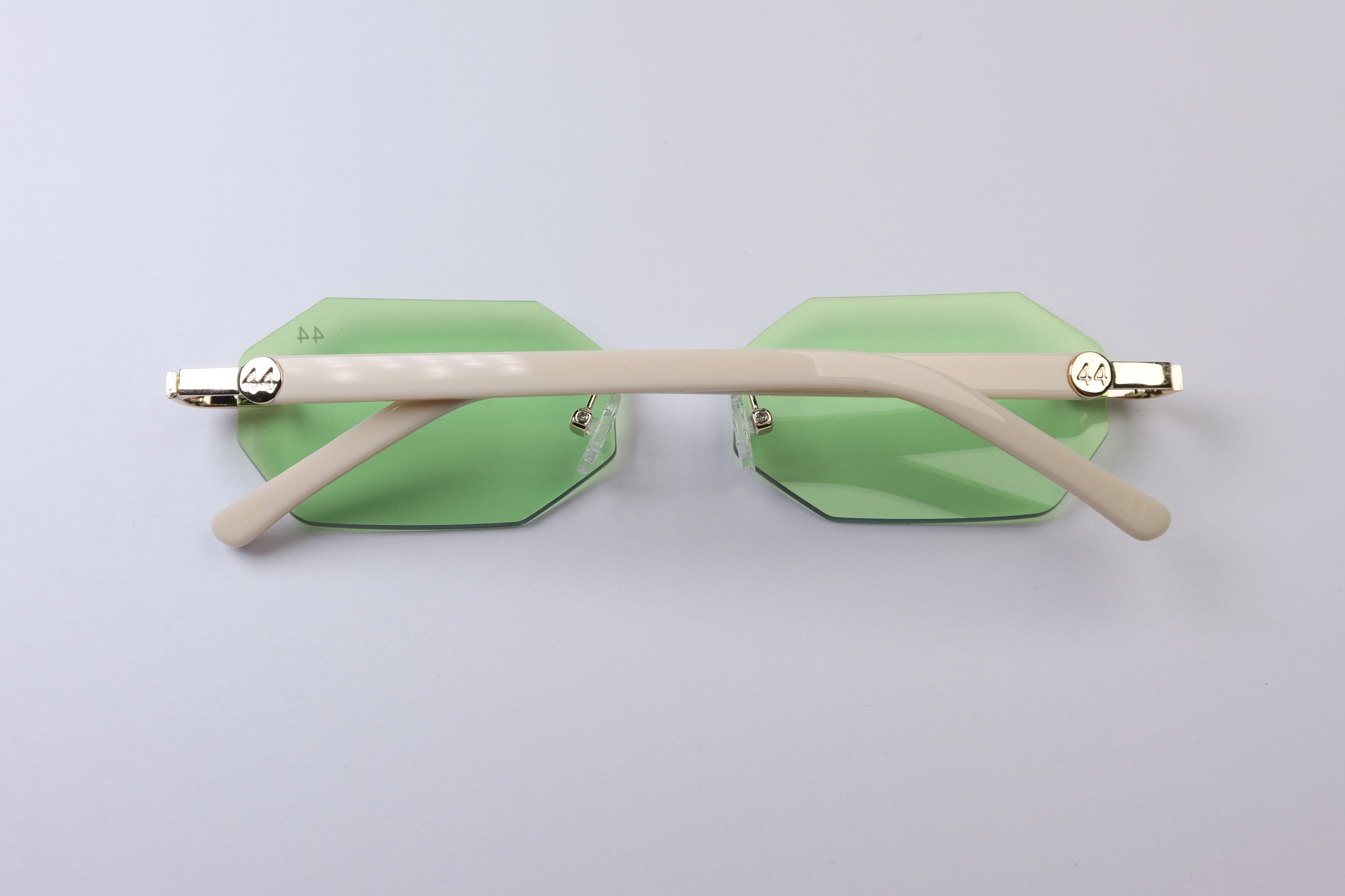 44 Diamanta - Dirty Money