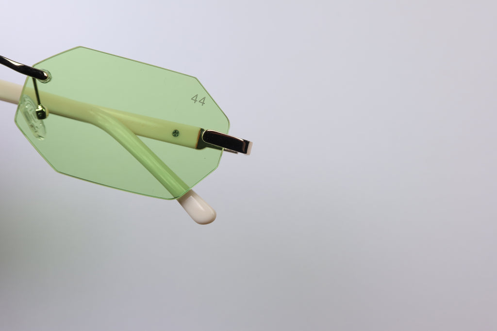 44 Diamanta - Dirty Money