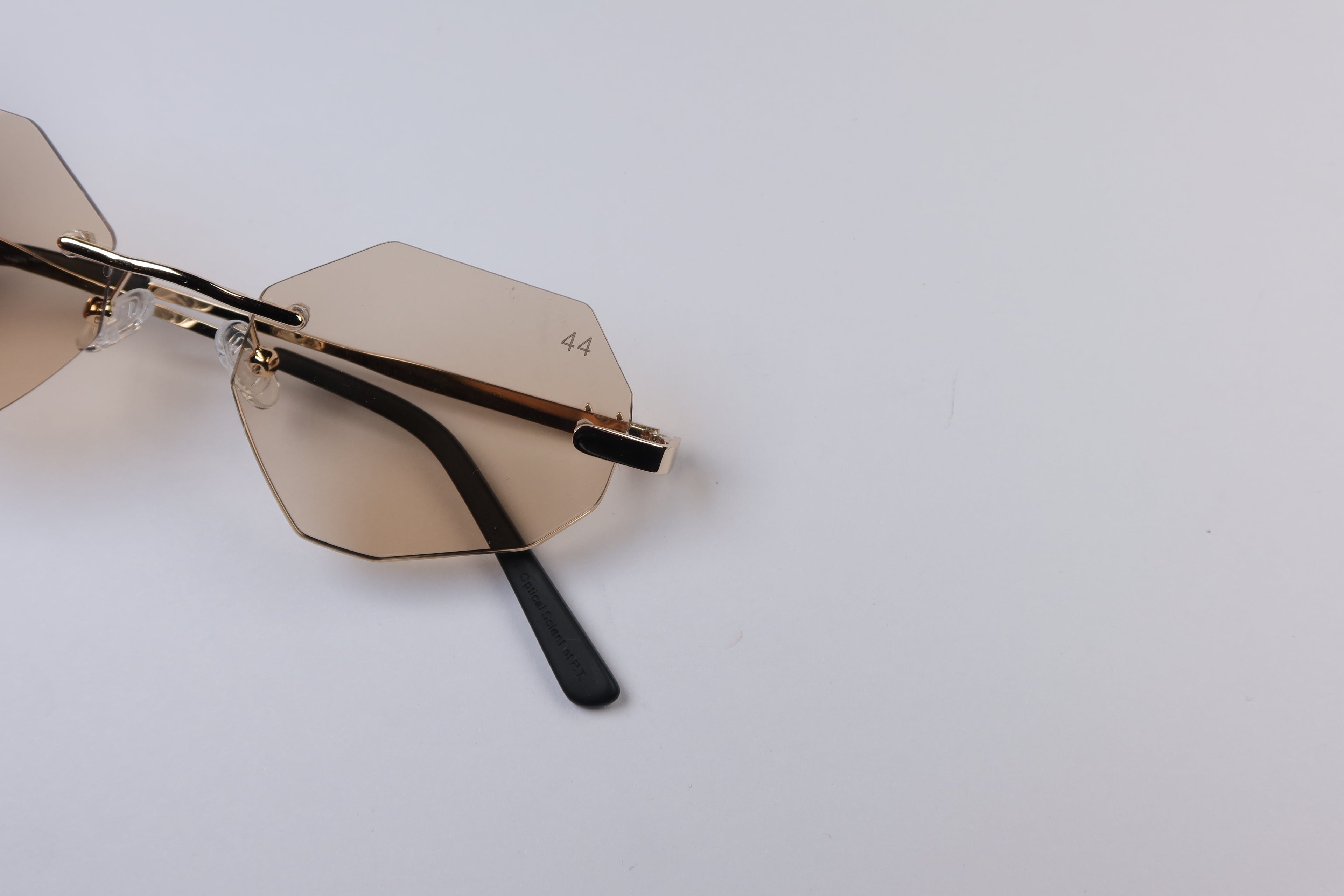 44 Aventura - Champagne