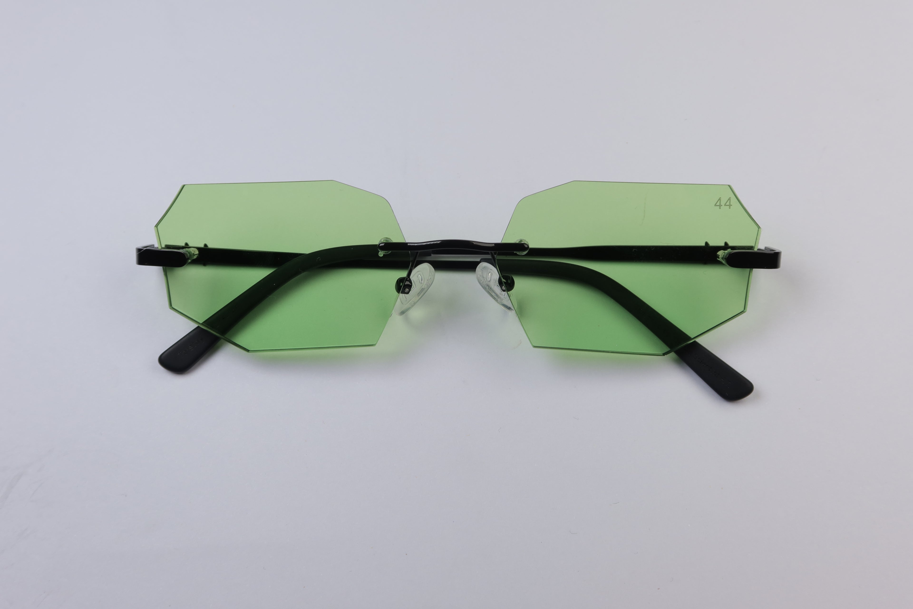 44 Strateg - Dirty Money