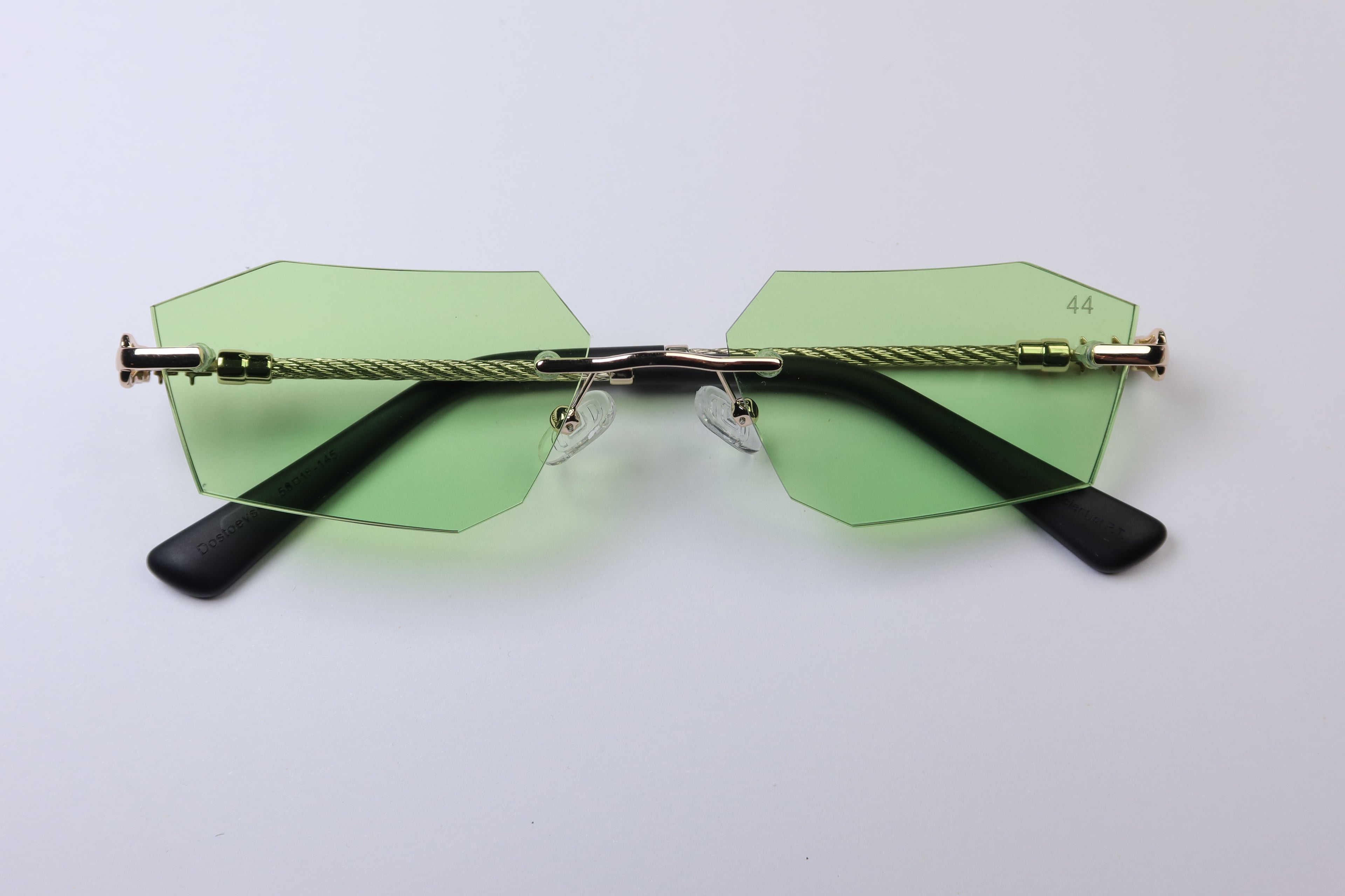 44 Demona - Dirty Money