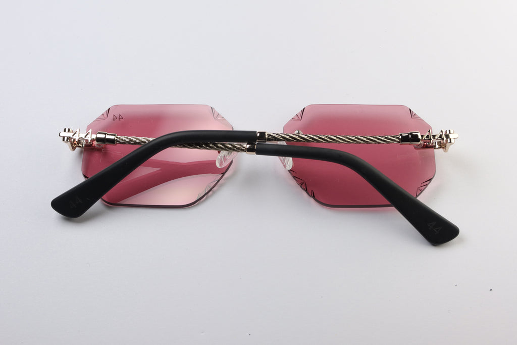 44 Triliona Marrone