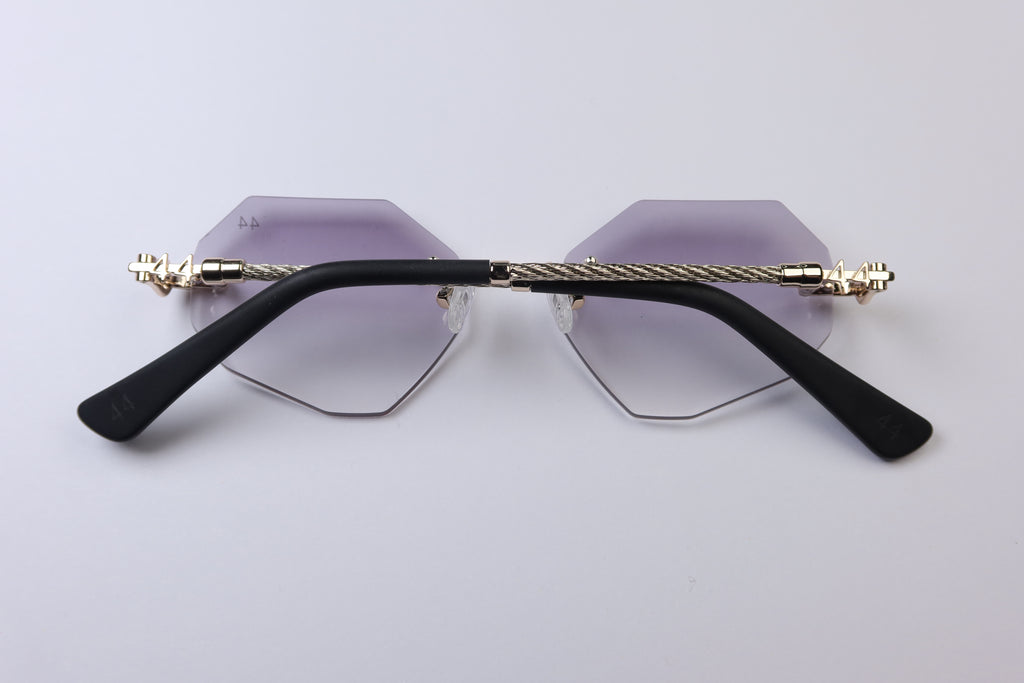 44 Aventura - Smokey