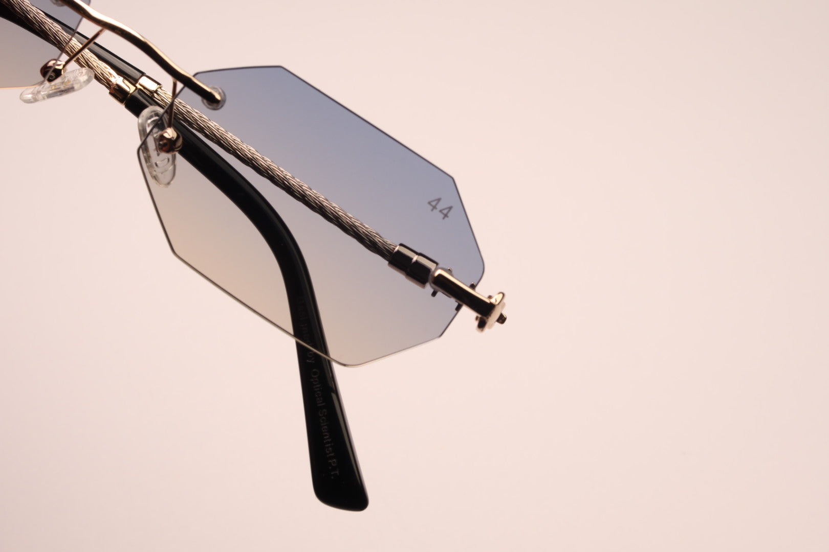 44 Diamanta - Puffy (New Color)