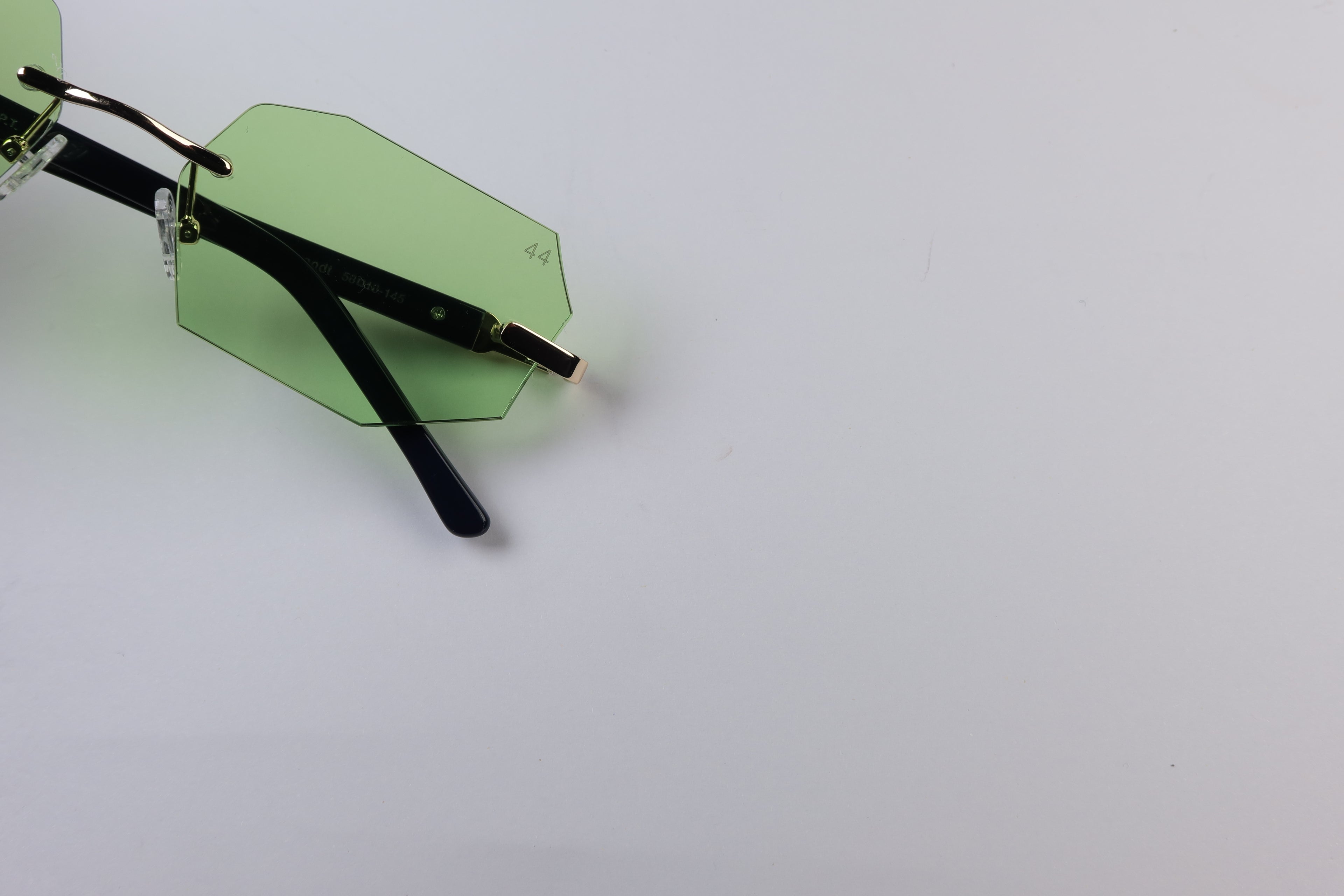 44 Strateg - Dirty Money