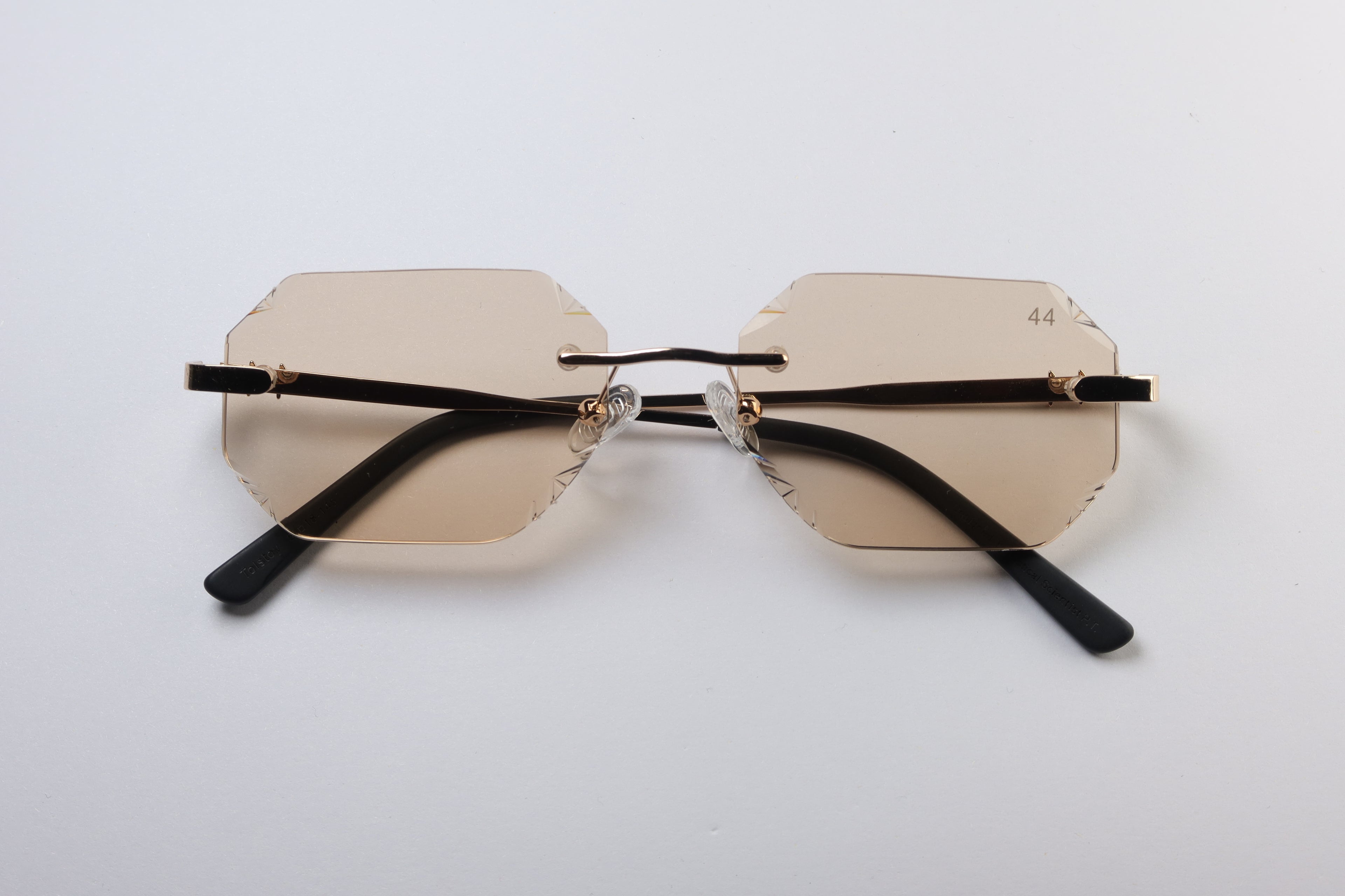 44 Triliona Champagne