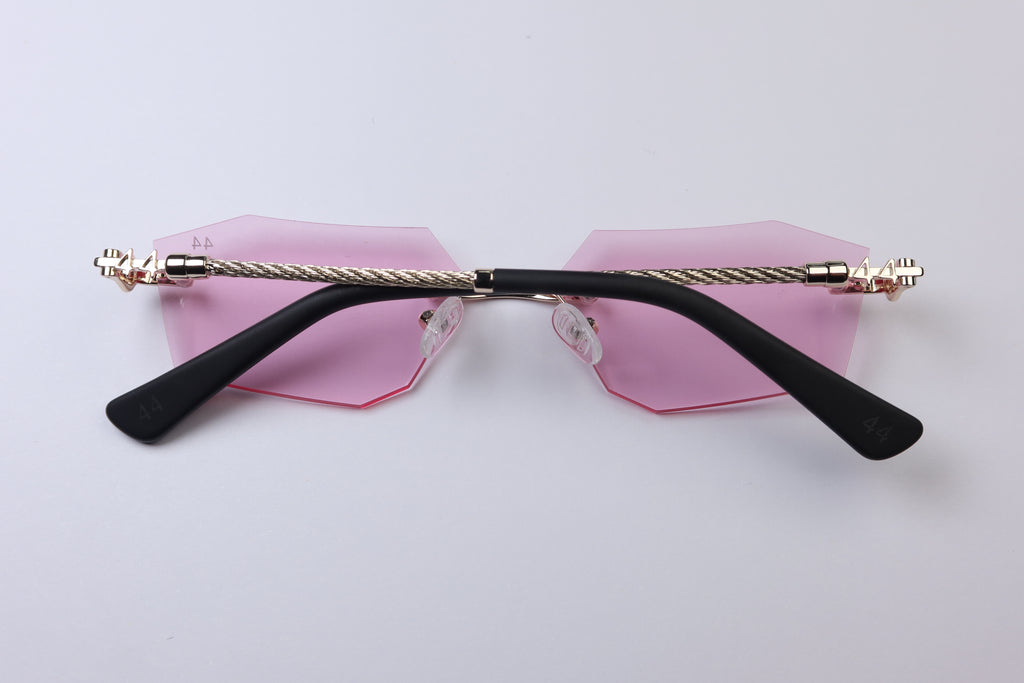 44 Demona - Light Lila