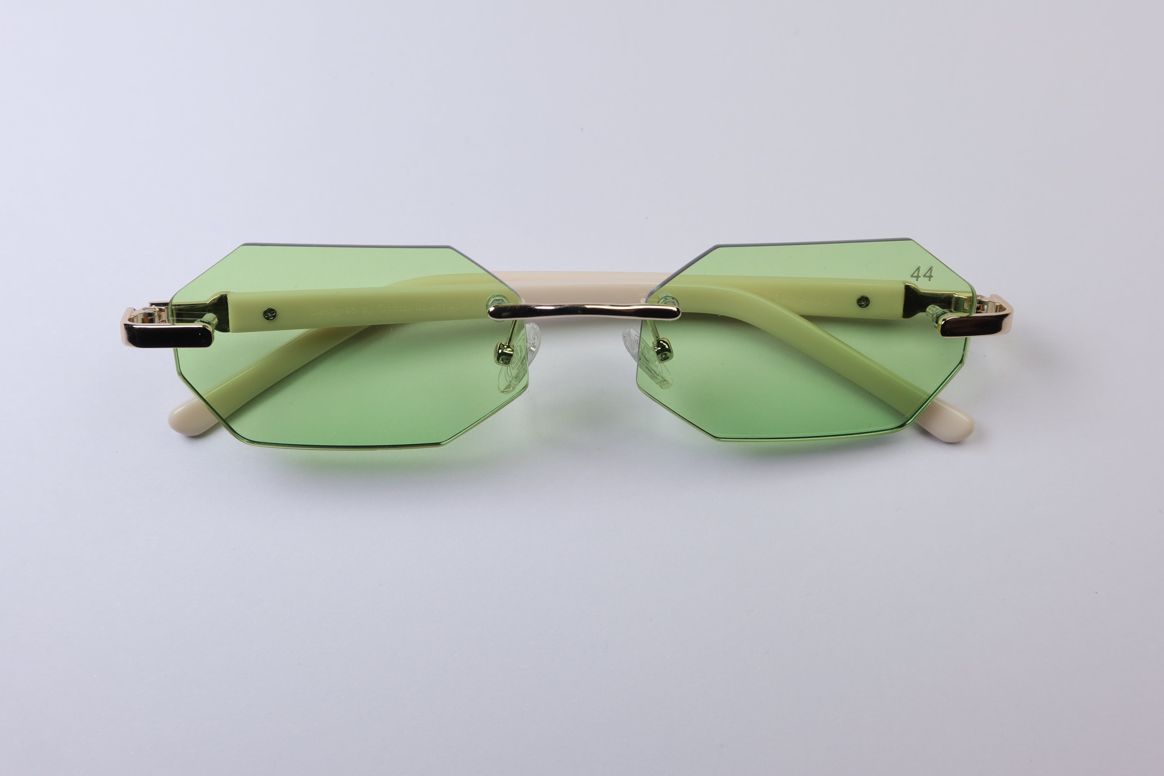 44 Diamanta - Dirty Money