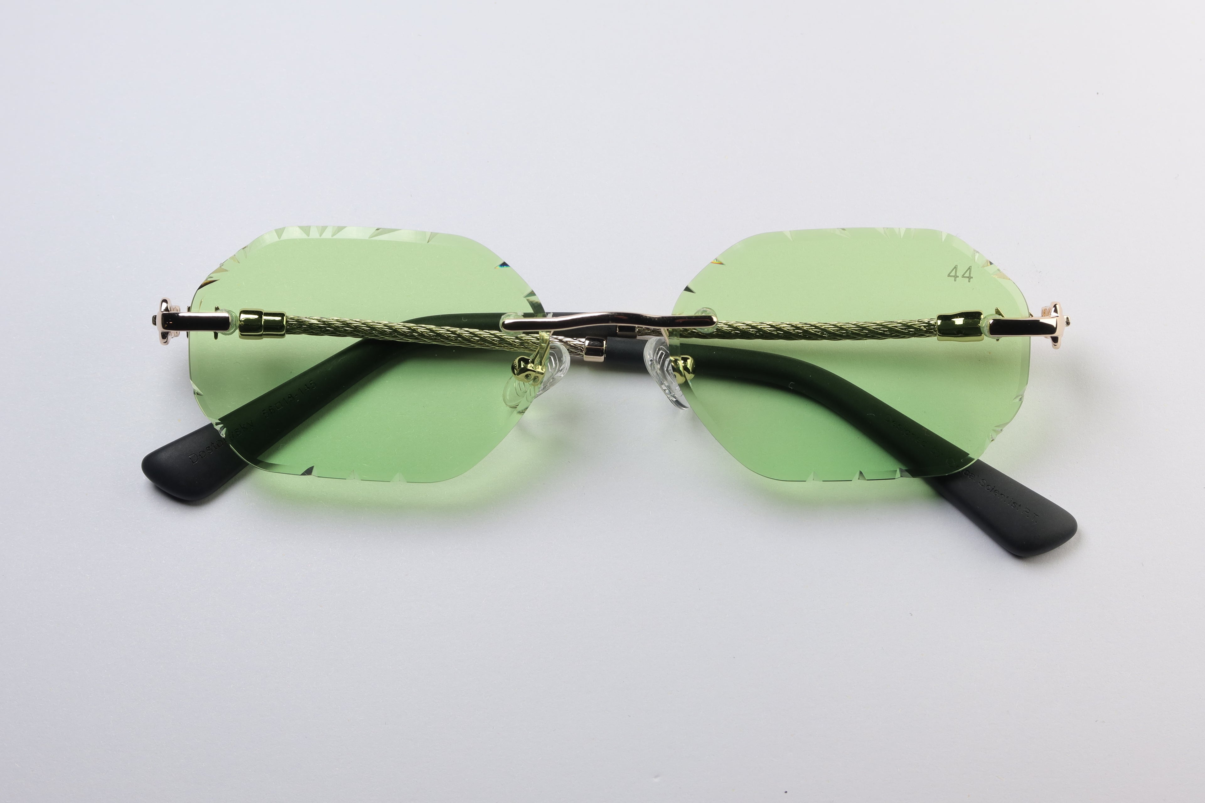 44 Cazino Dirty Money