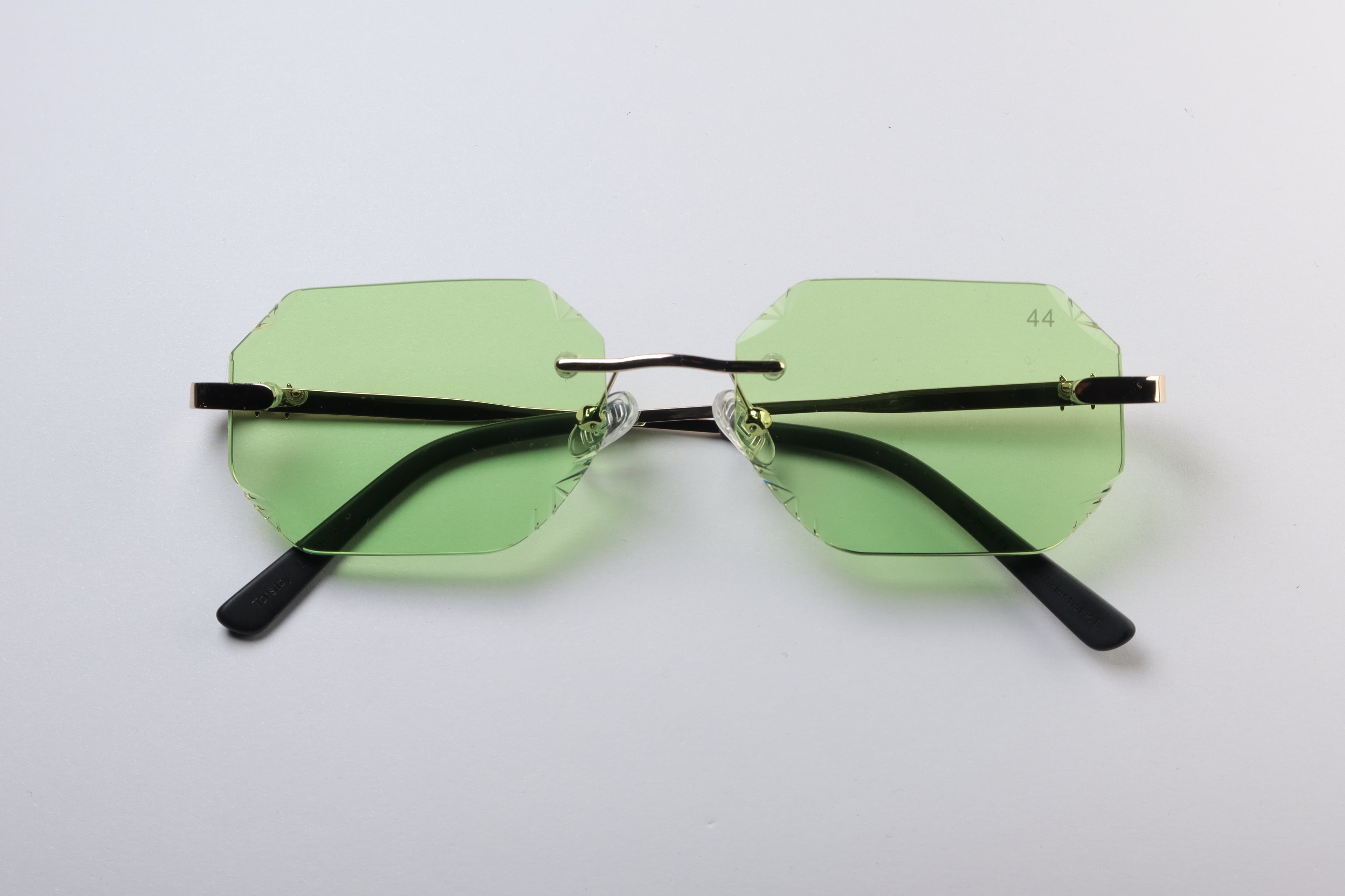 44 Triliona Dirty Money