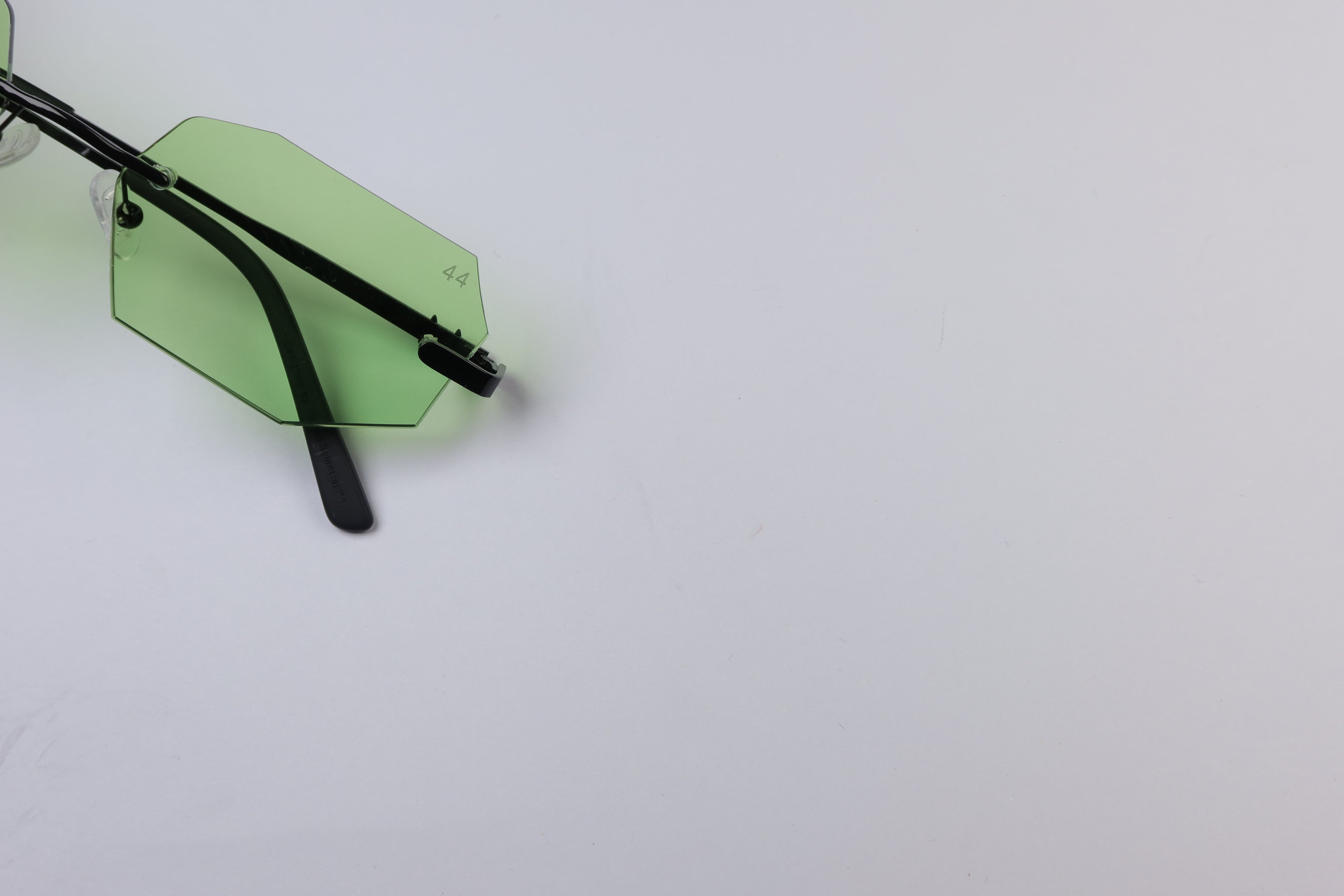 44 Strateg - Dirty Money