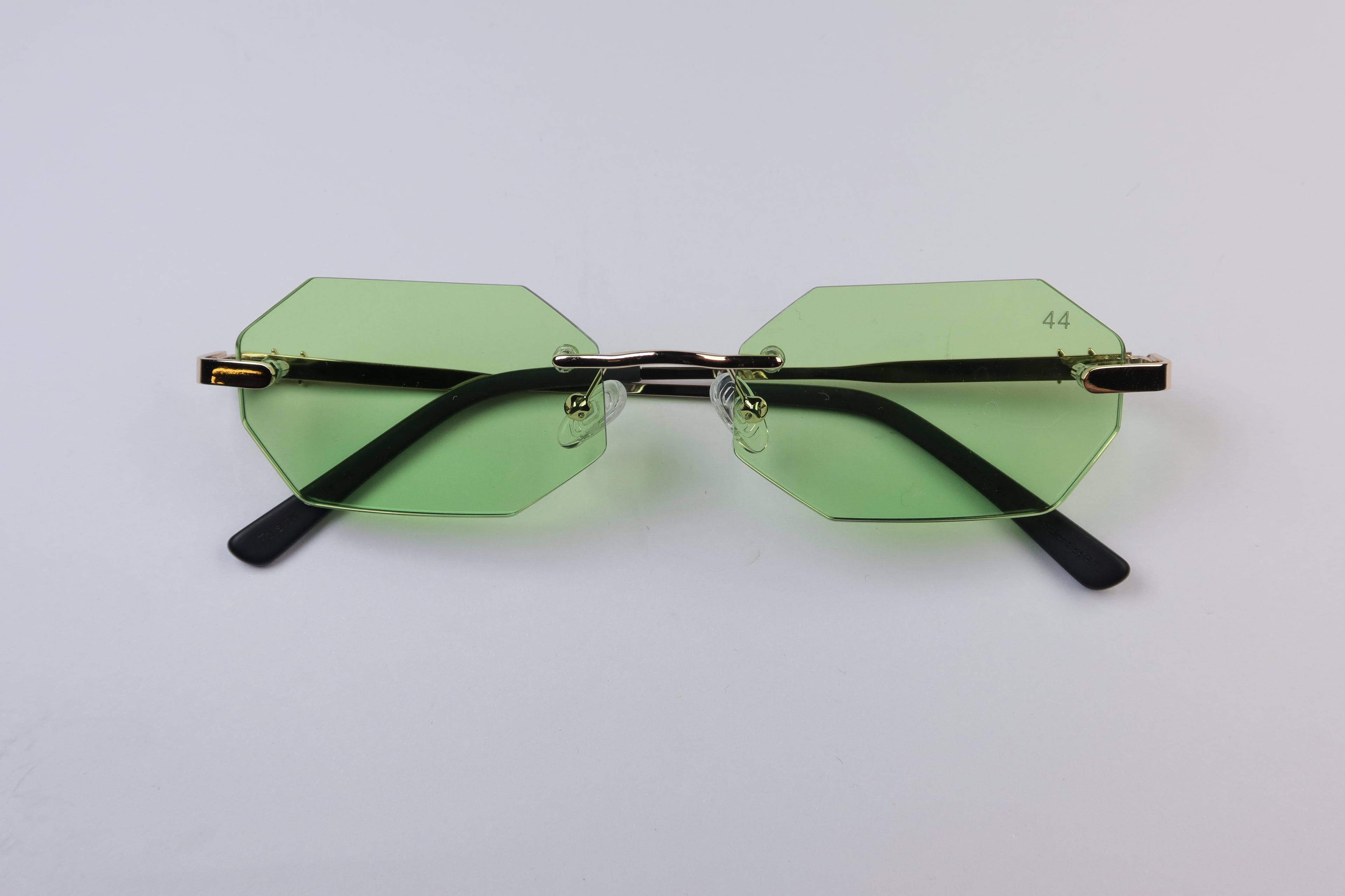 44 Diamanta - Dirty Money