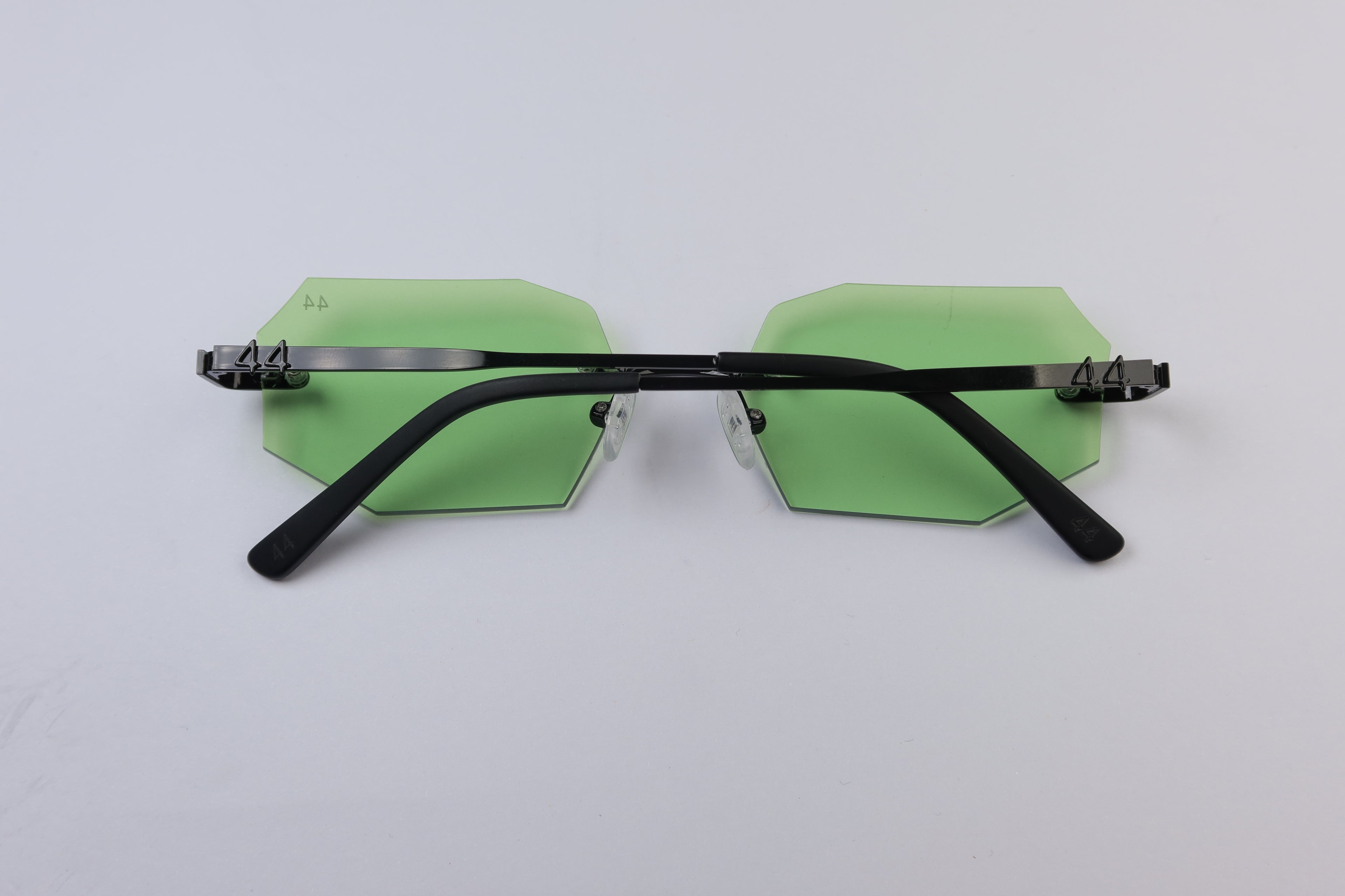 44 Strateg - Dirty Money