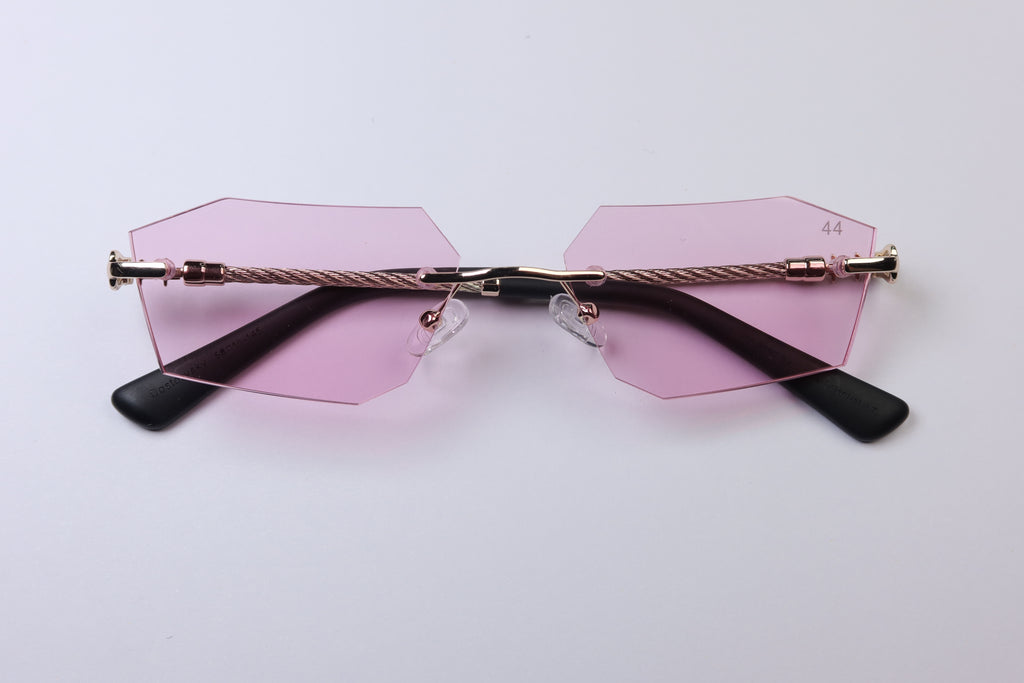 44 Demona - Light Lila