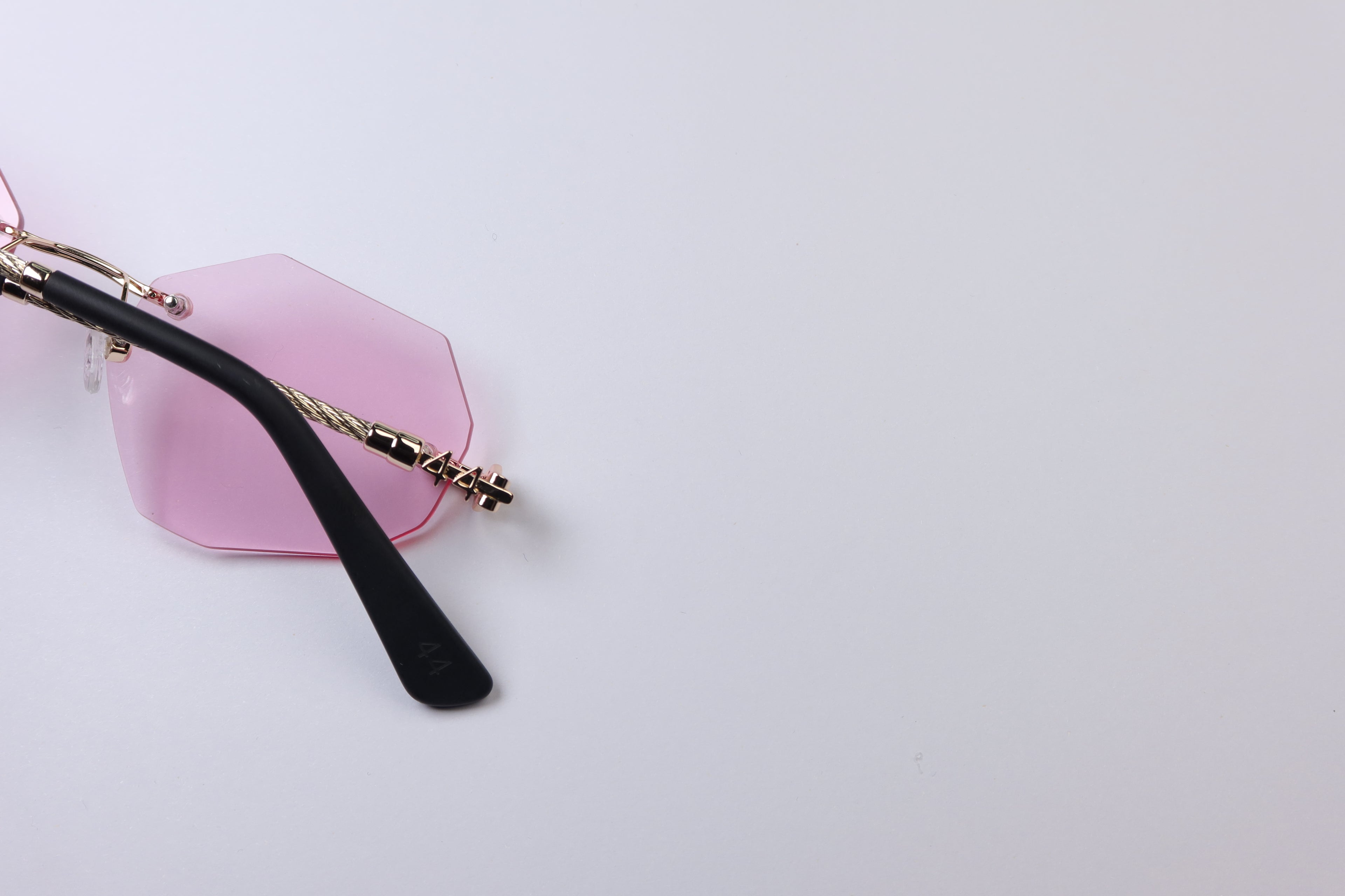 44 Aventura - Light Lila