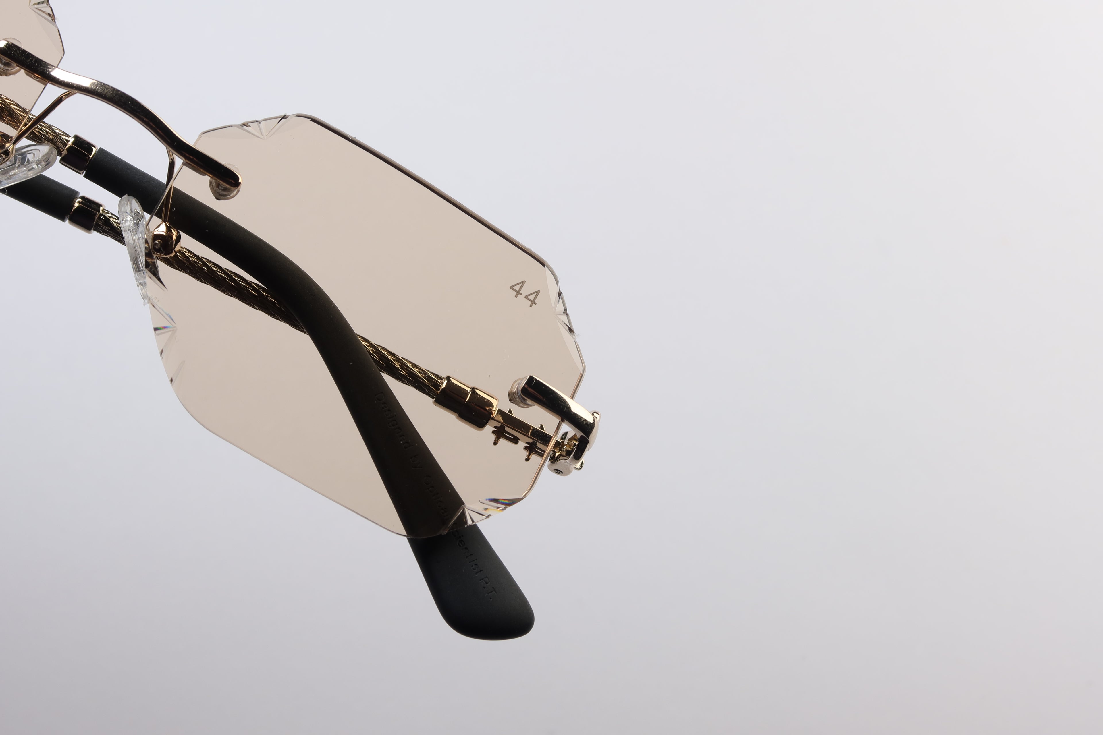 44 Triliona Champagne