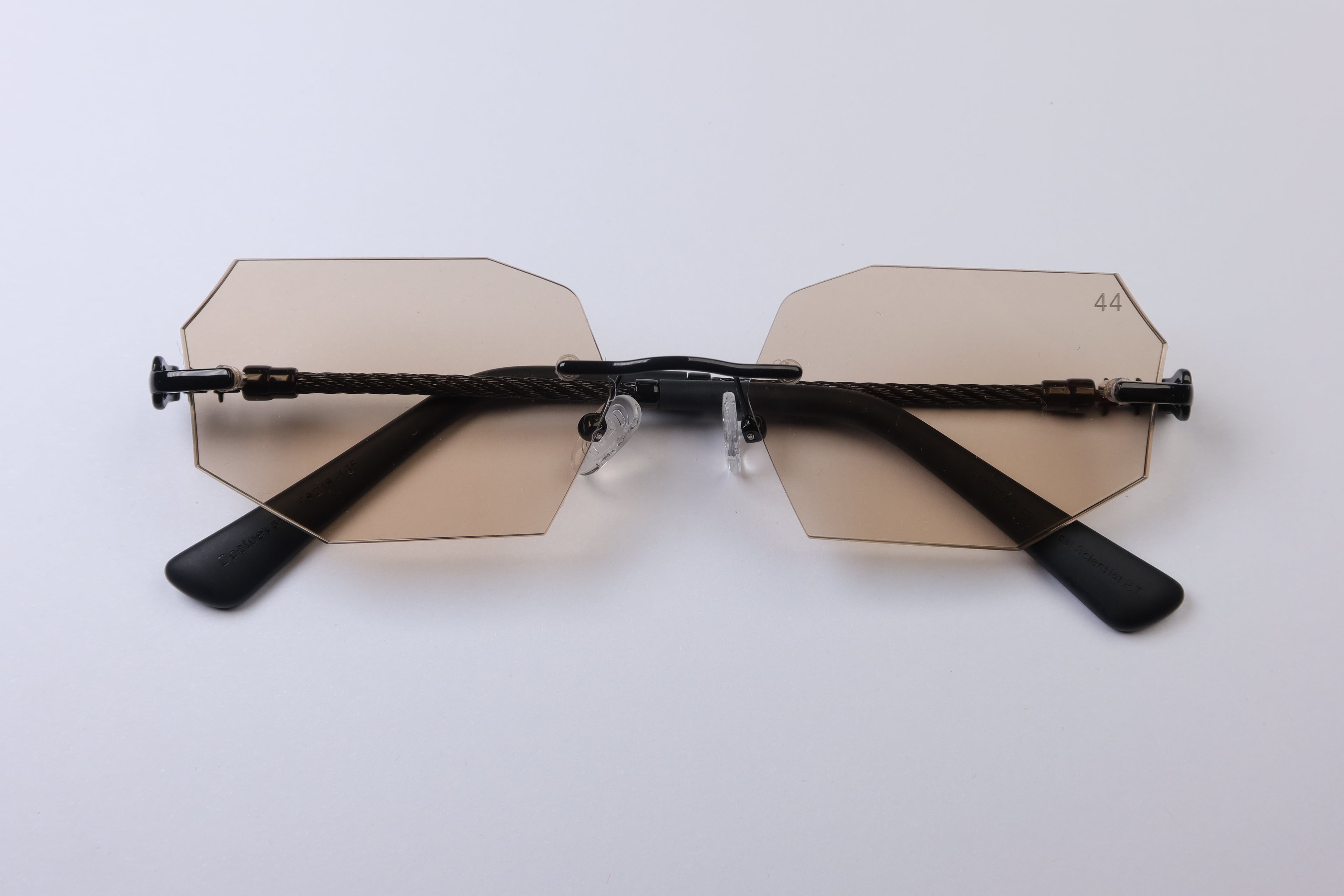 44 Strateg - Champagne