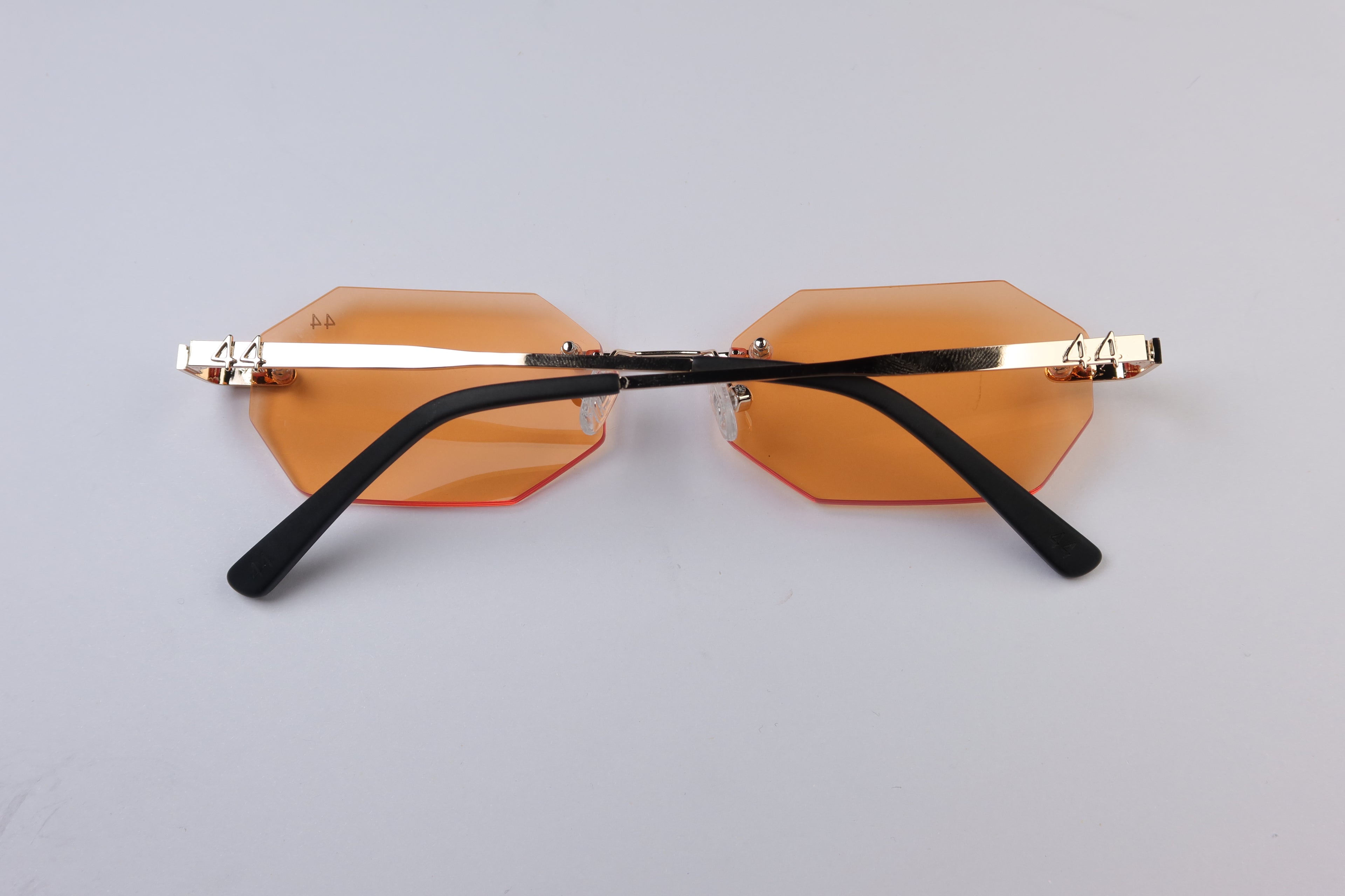 44 Diamanta - Sunset